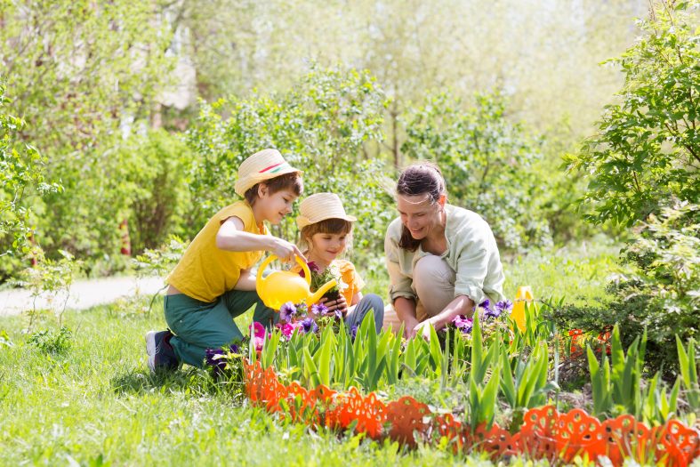 Gartenarbeit im Frühjahr – da gibt es einiges zu tun. Foto © ulza stock adobe